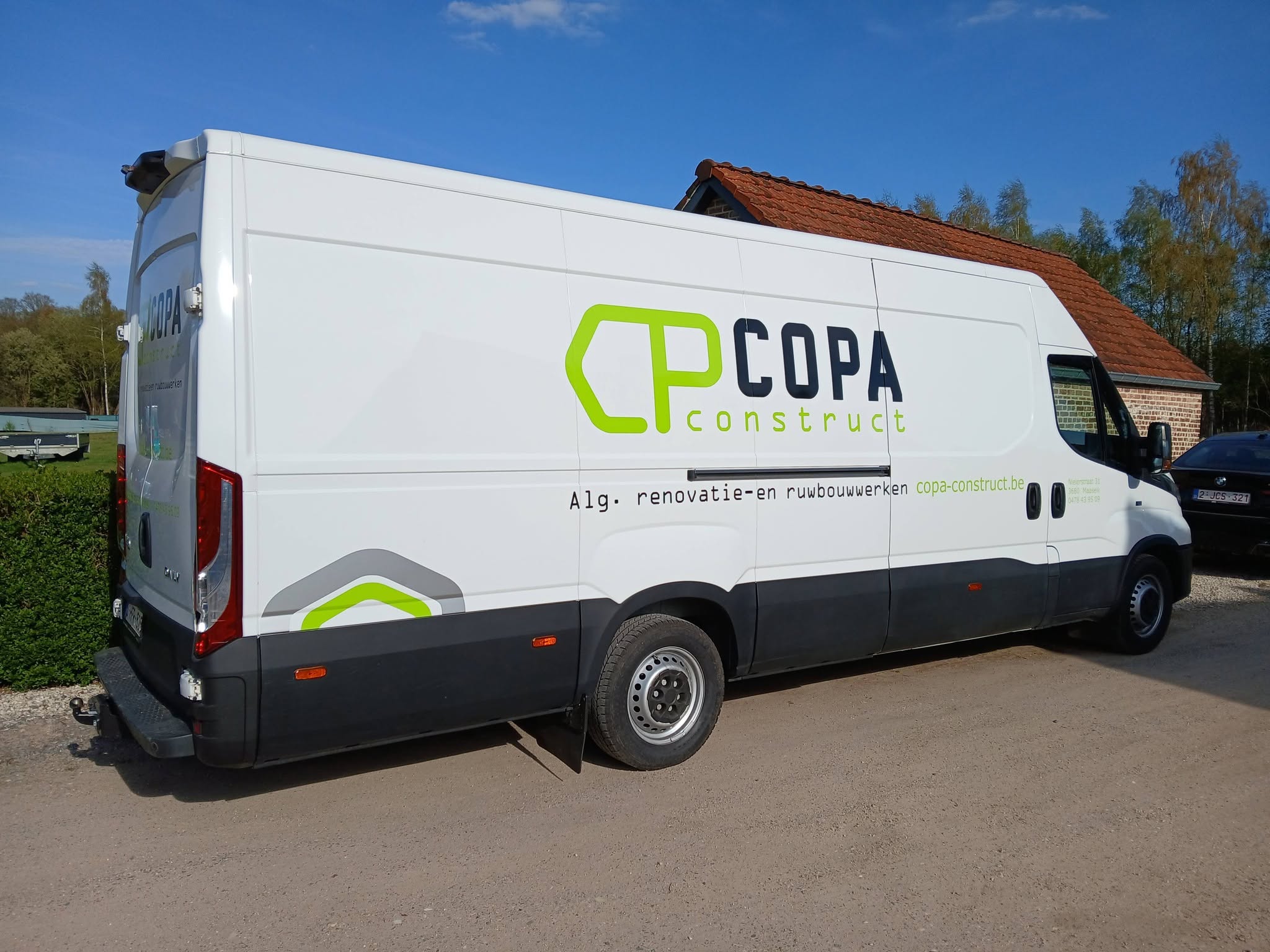 Bestelwagen van Copa Construct — algemene renovatie- en ruwbouwwerken